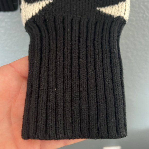 Franki Girls size 12 cropped black sweater with white stars - Picture 4 of 8